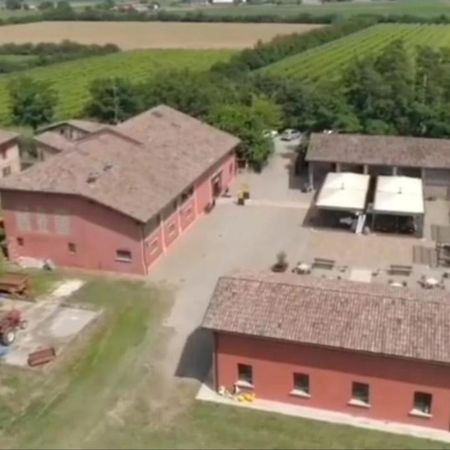 Agriturismo Corte Dei Landi Cade المظهر الخارجي الصورة