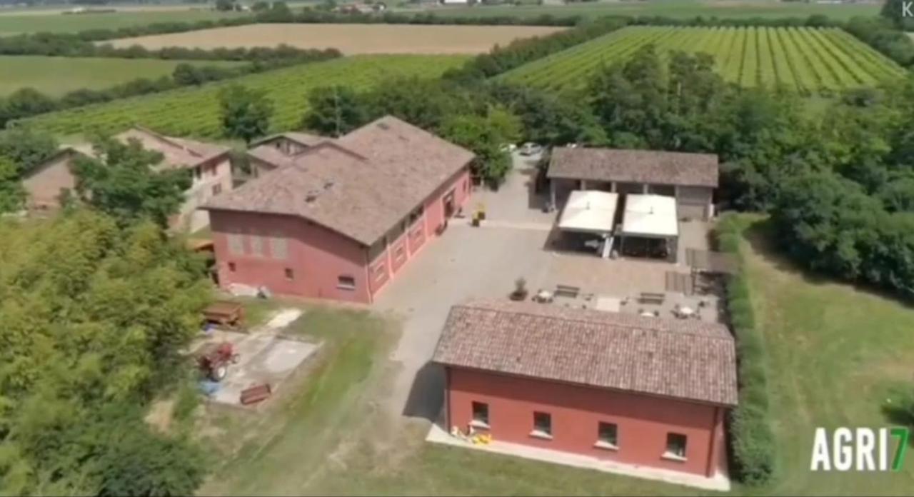 Agriturismo Corte Dei Landi Cade المظهر الخارجي الصورة